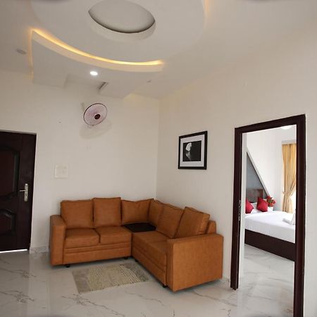 Emirates Residency Hotel Pudunagaram Exterior photo